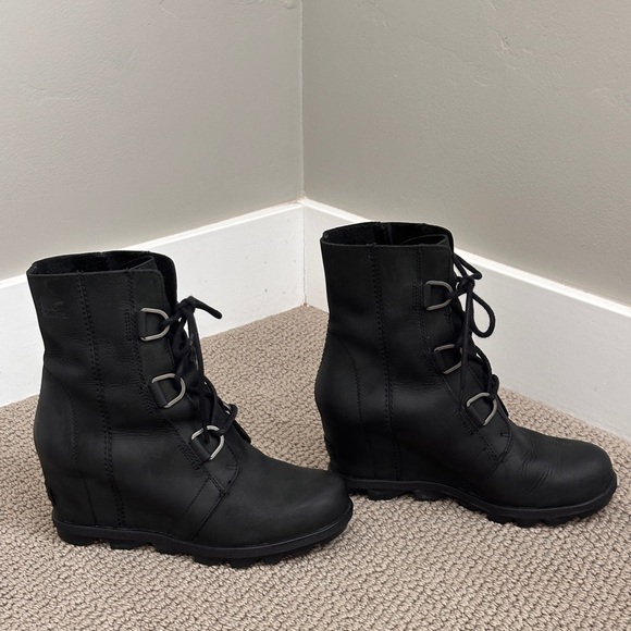 Sorel Black Lace-Up Ankle Booties - Picture 1 of 5